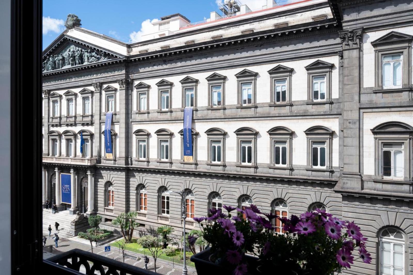 Dimora Angioina Hotel Napoli Bagian luar foto